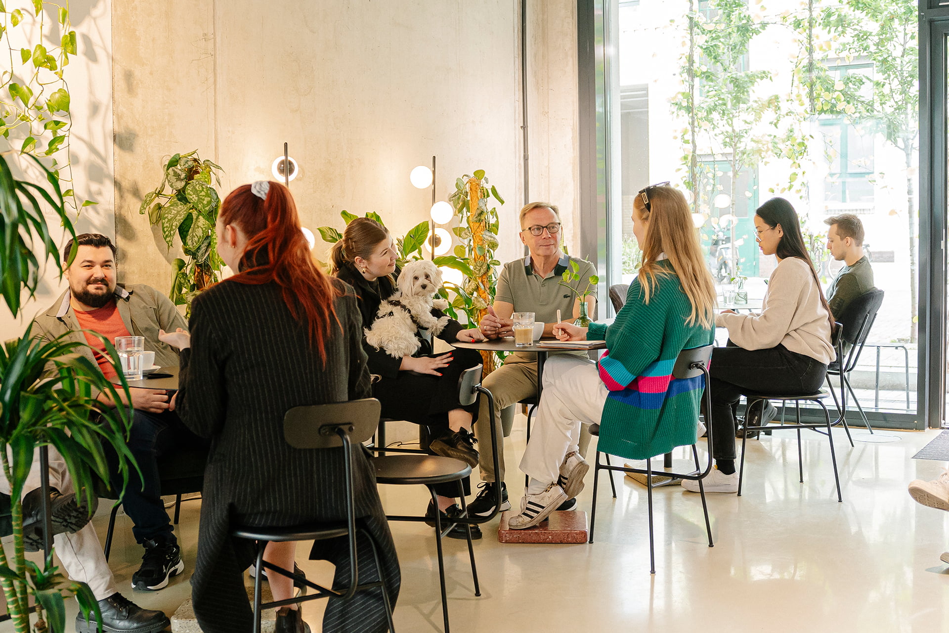 Gemütliche Community Area im Erdgeschoss für Eure Kaffeepause.